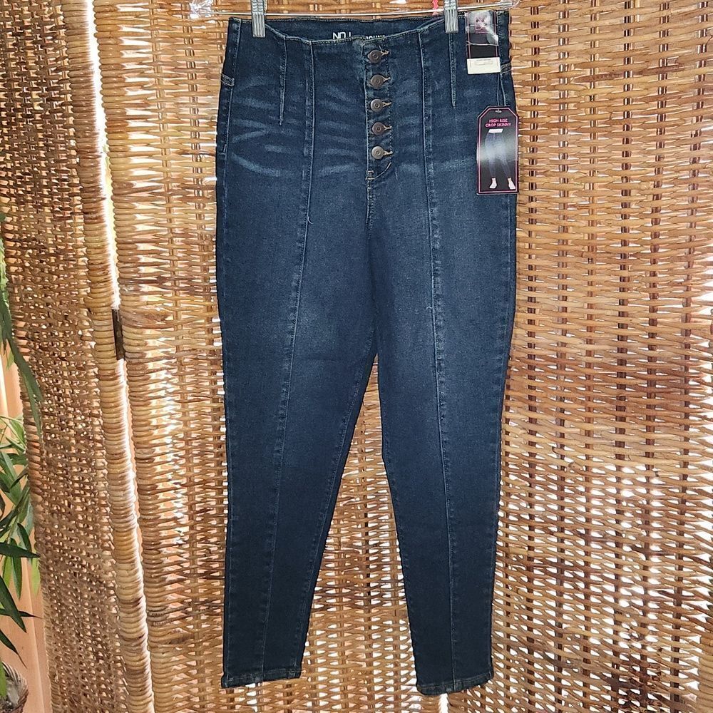 No Boundaries Front Seam High Rise Crop Skinny Jeans 13